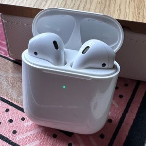 Apple AirPods 2nd generation